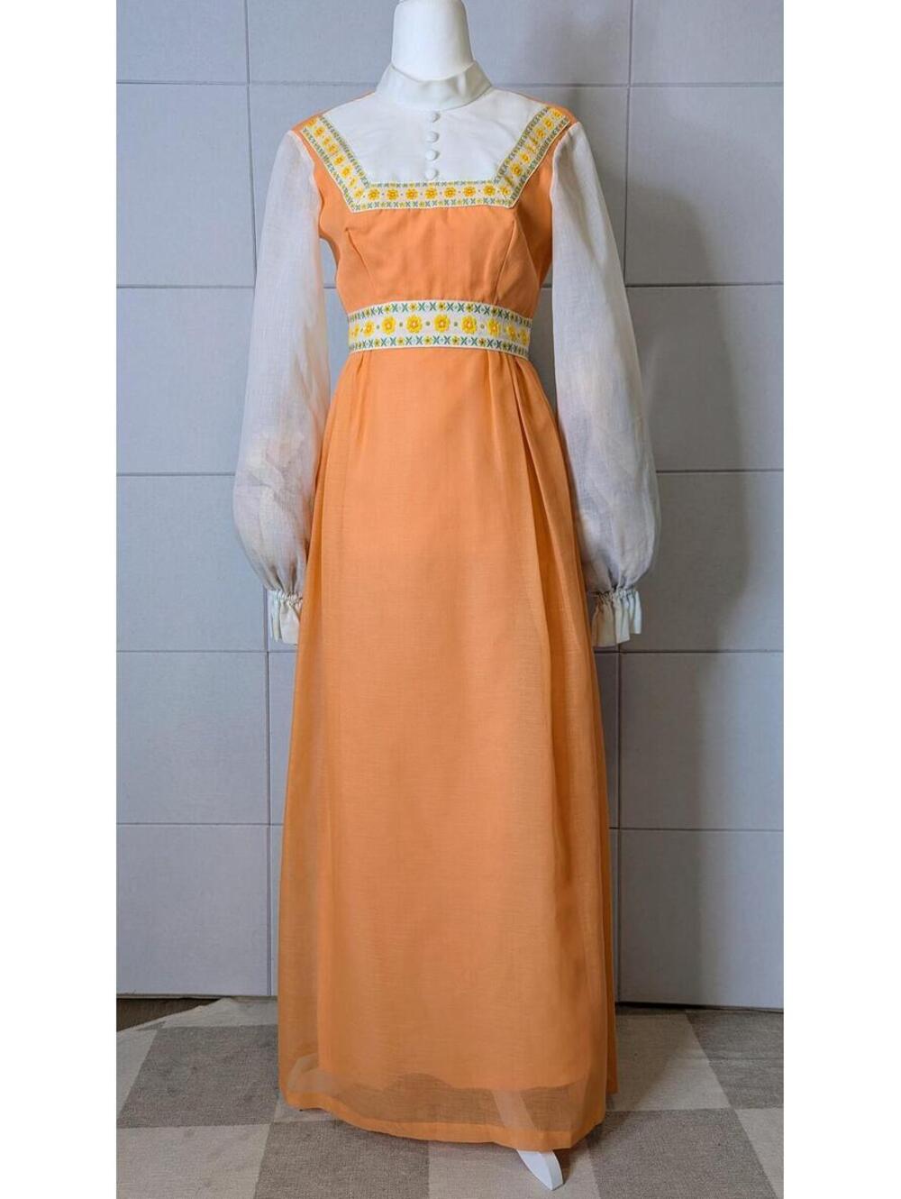 Vintage 1970s prairie balloon sleeve maxi dress